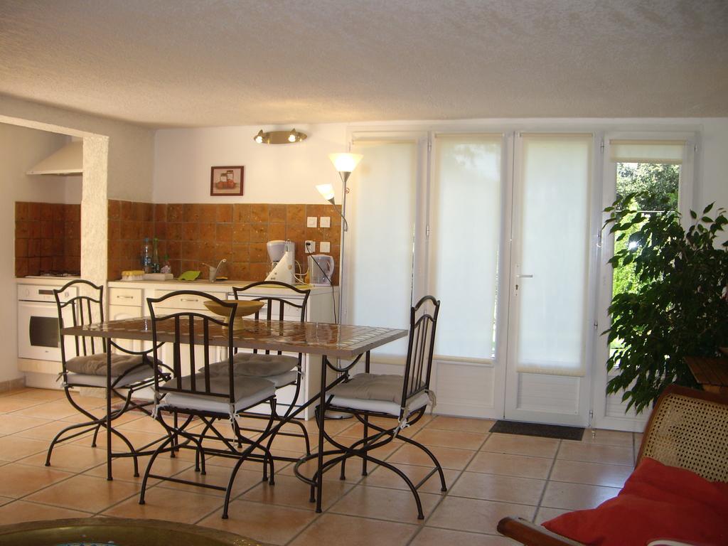 Agreable Location Au Coeur Du Vignoble Dominici Therese Apartment Patrimonio Ruang foto